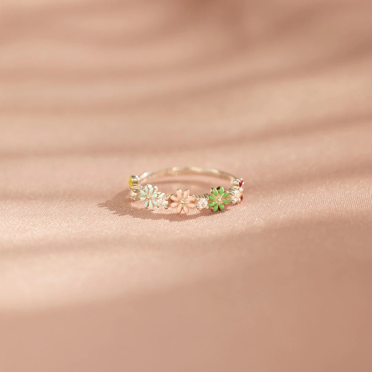 Daisies Ring