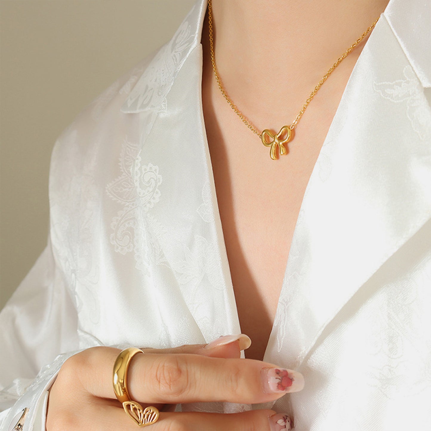 Bow Pendant Necklace